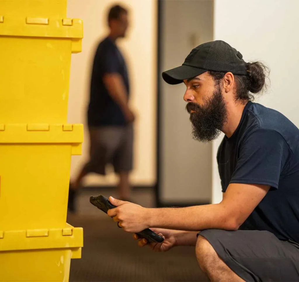 mover checking inventory